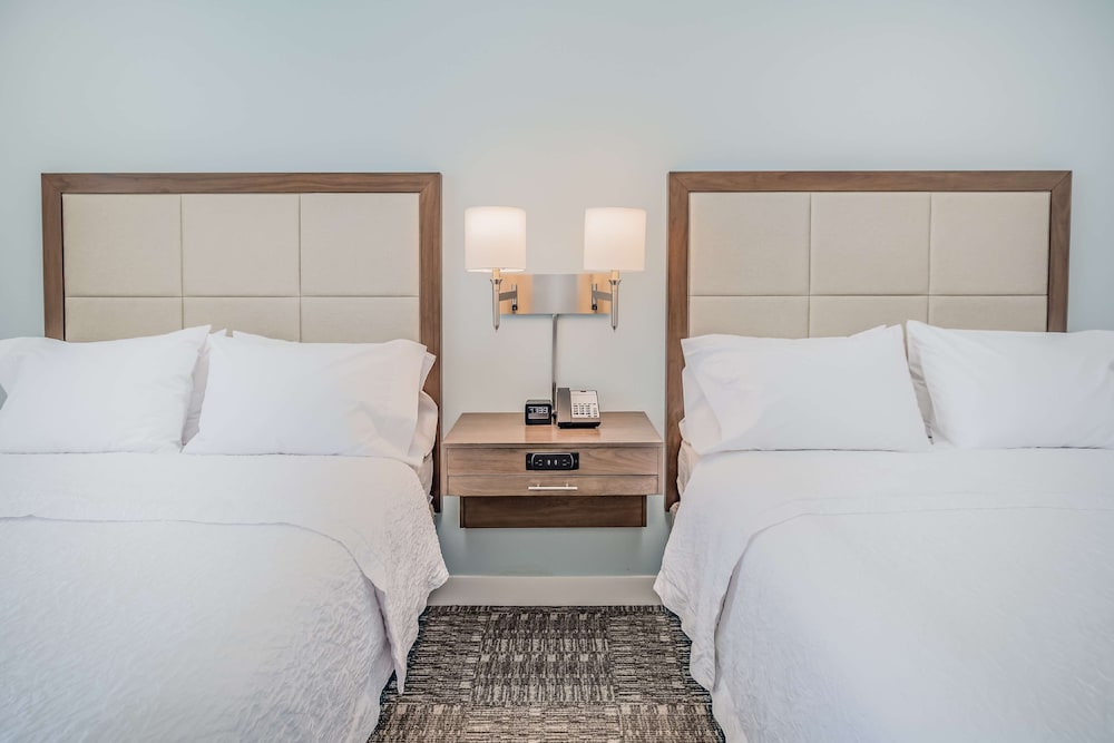 Hampton Inn & Suites Panama City Beach-Beachfront 9/33