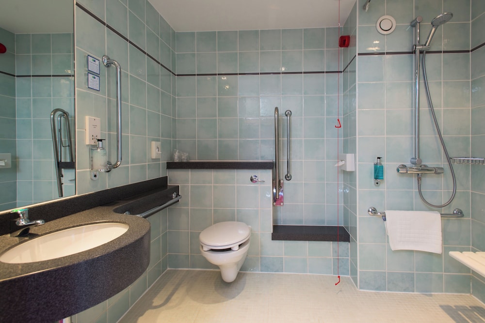 HOLIDAY INN EXPRESS BRADFORD CITY CENTRE 44/45