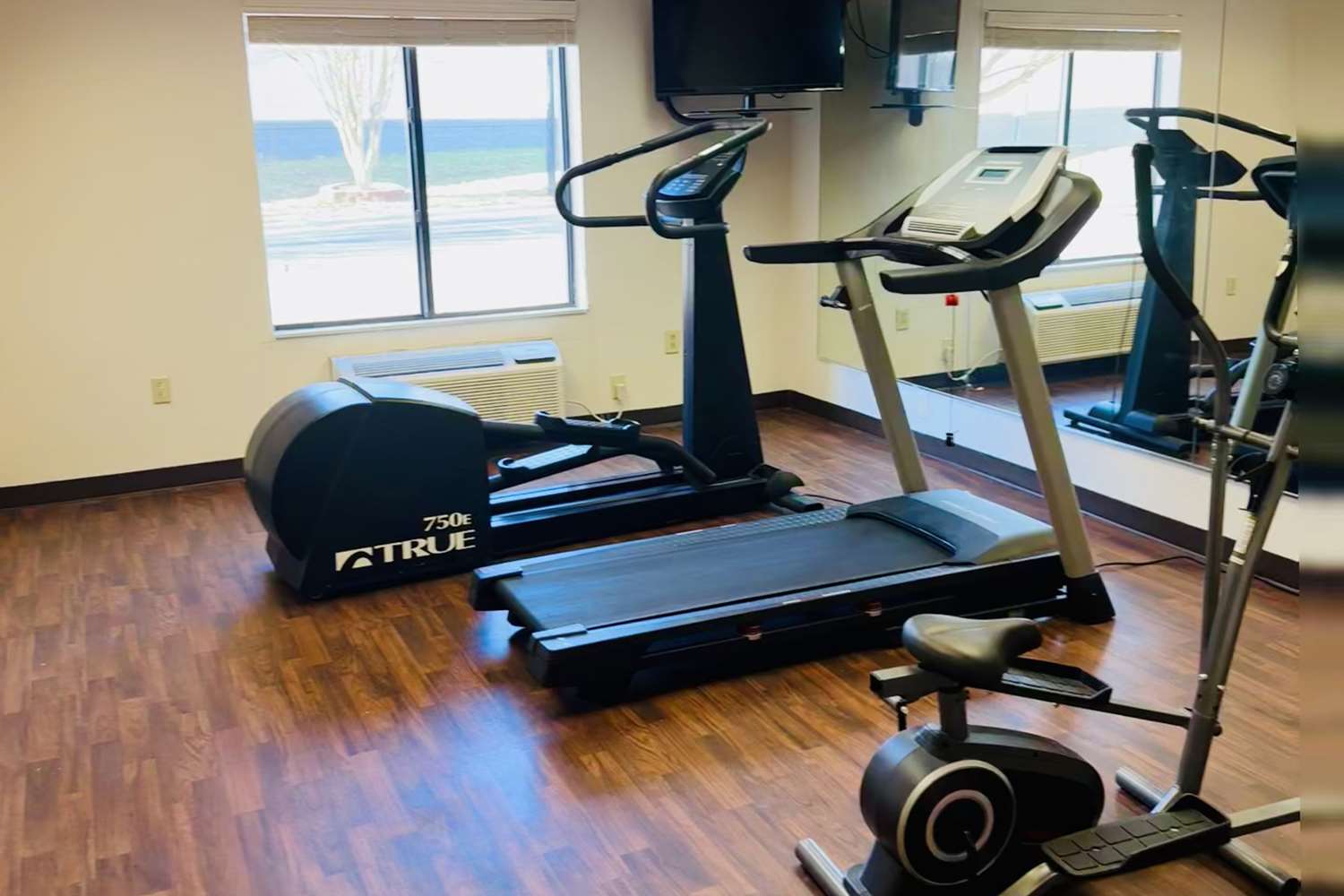 Clarion Pointe Albemarle 35/59