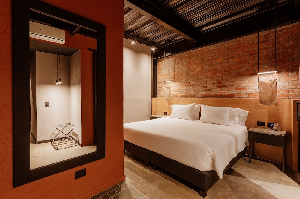 Art Hotel Boutique Medellin 7/29