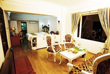 Classic Hoang Long Hotel 33/65