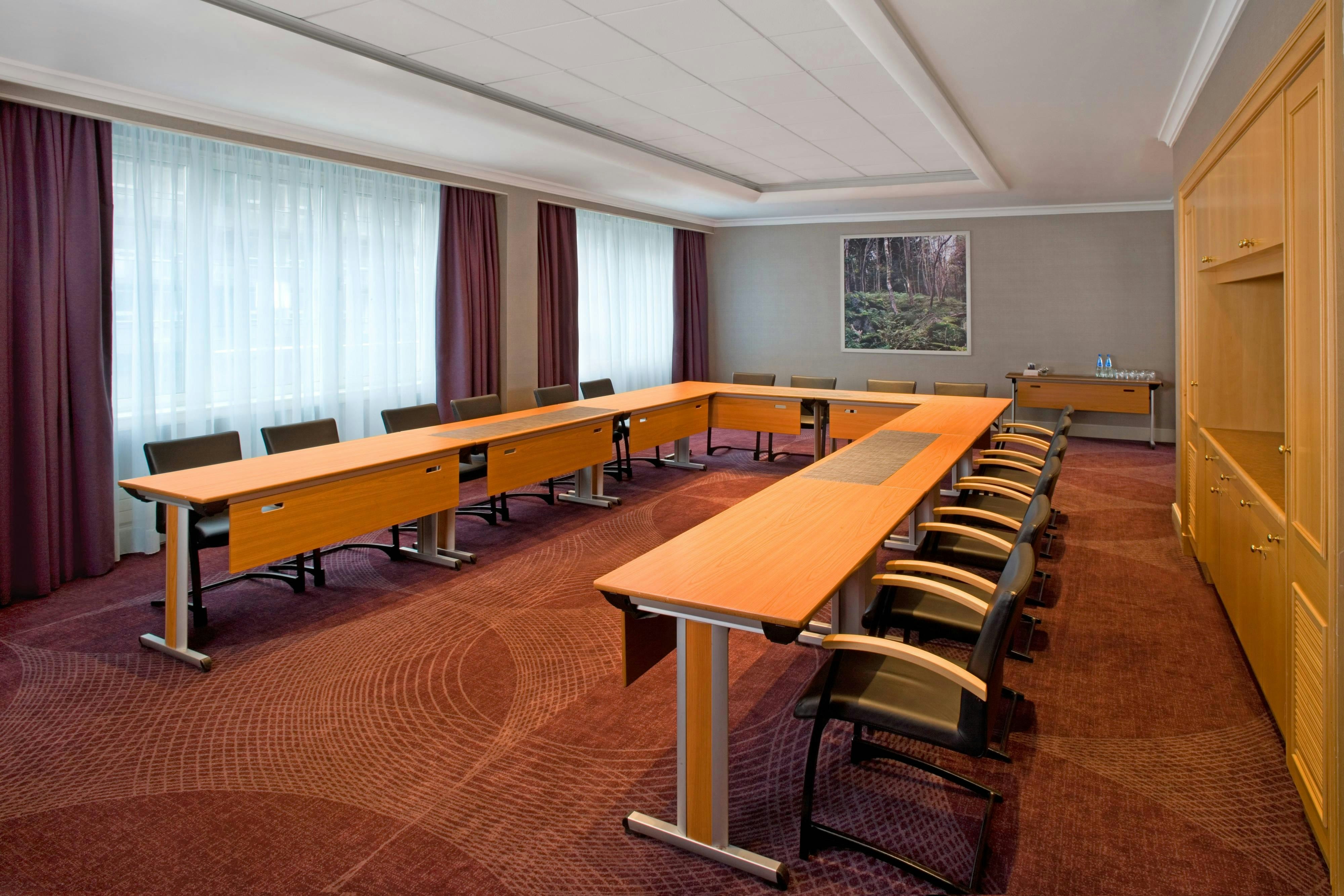 Sheraton Grand Warsaw 60/67
