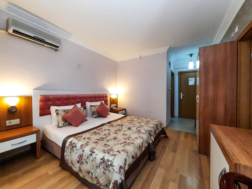 NOVIS HOTEL CLEOPATRA 21/75