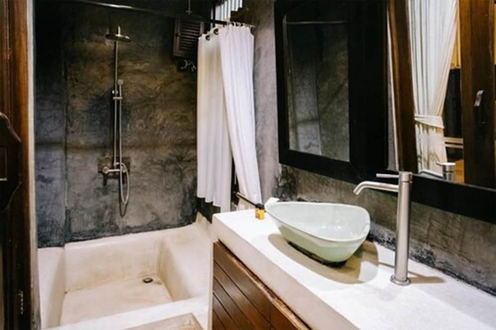 Ban Chang Tong Hotel 60/62