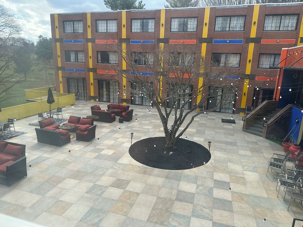THE GOLFERS INN 21/25