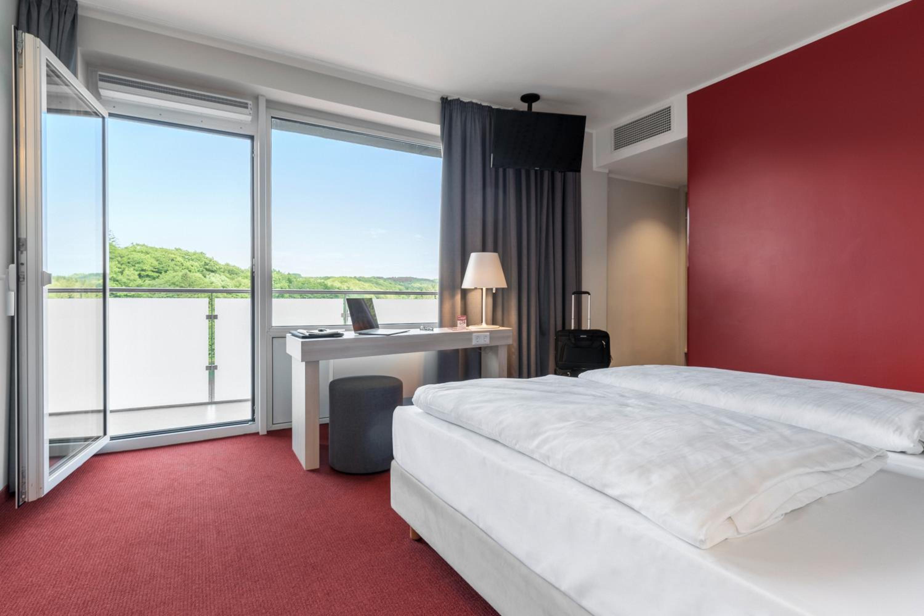 Room, Double Bed, Lake View