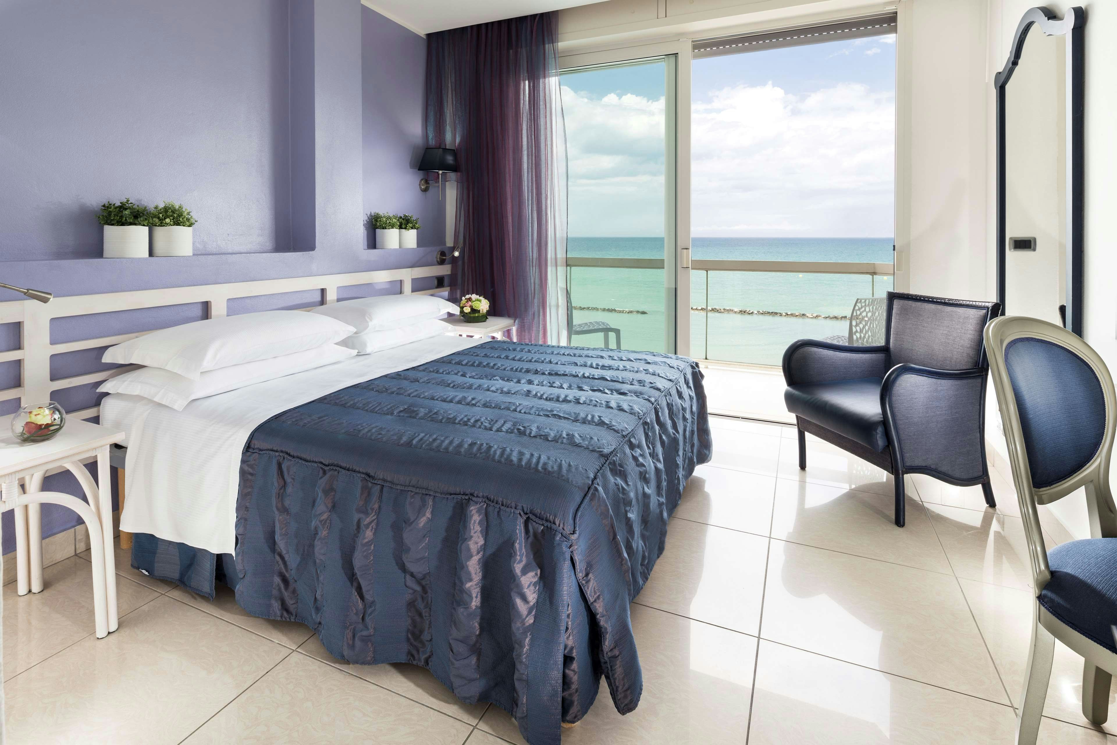 Hotel Sans Souci 5/18