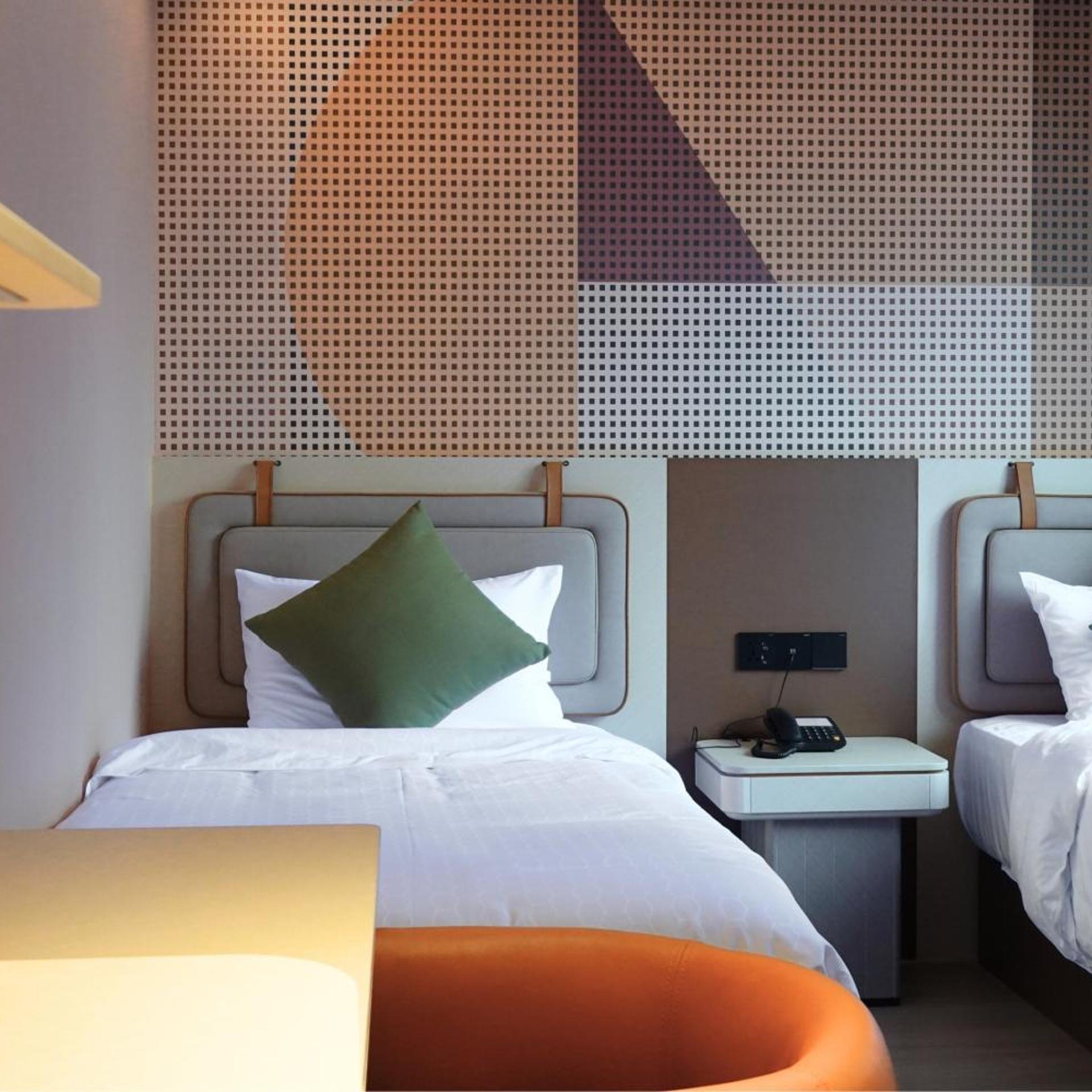 Hotel 165 27/45