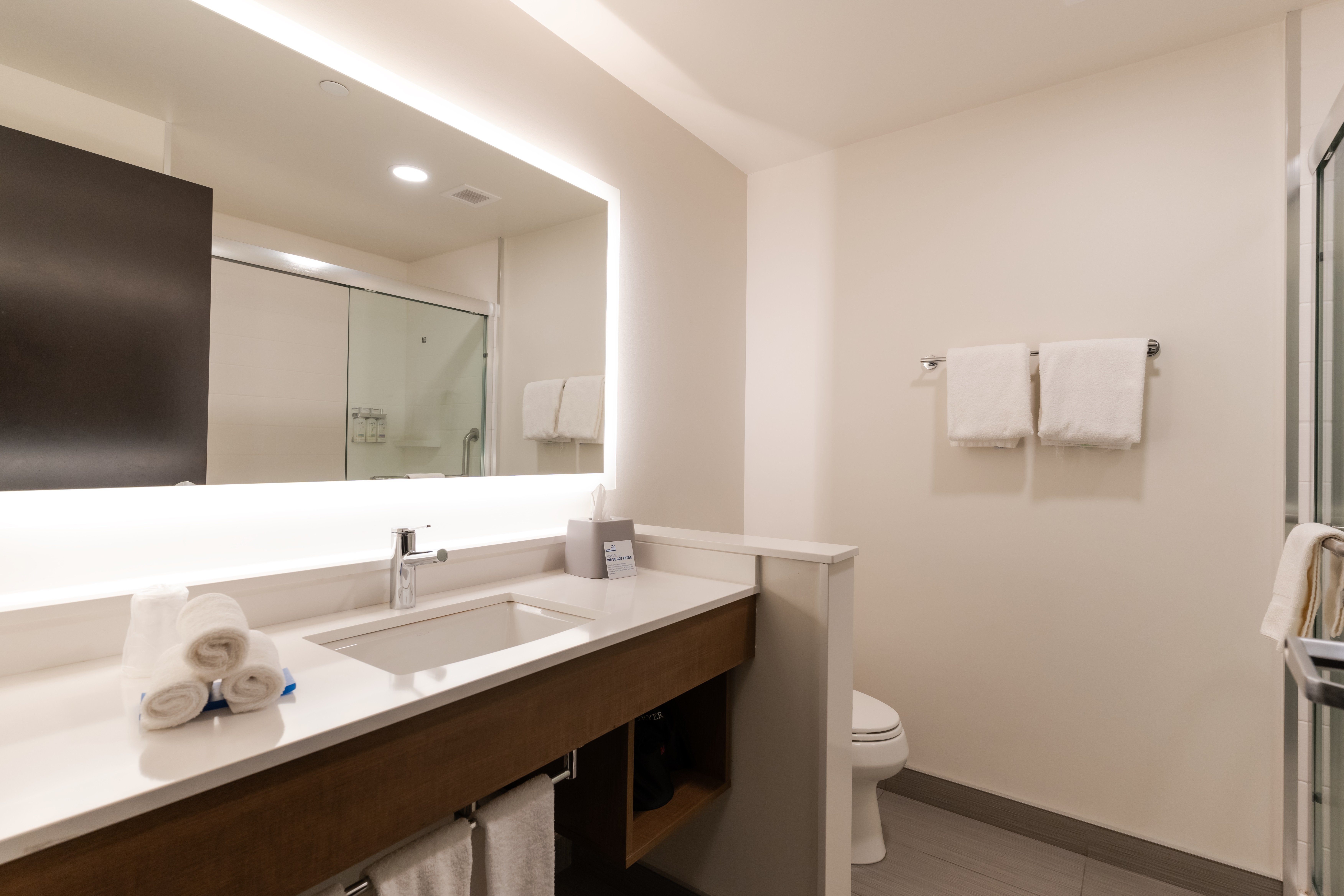Holiday Inn Express And Suites Edmonton Sw Windermere 77/78