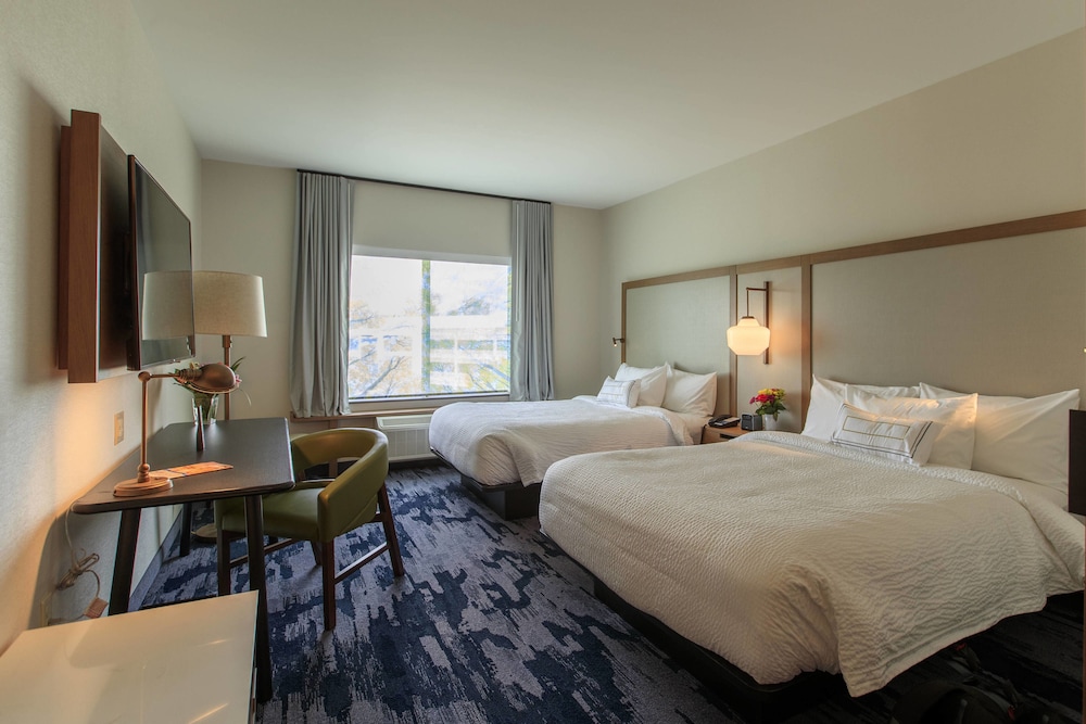 Fairfield Inn Suites Philadelphia Valley Forge Great Valley 16/60