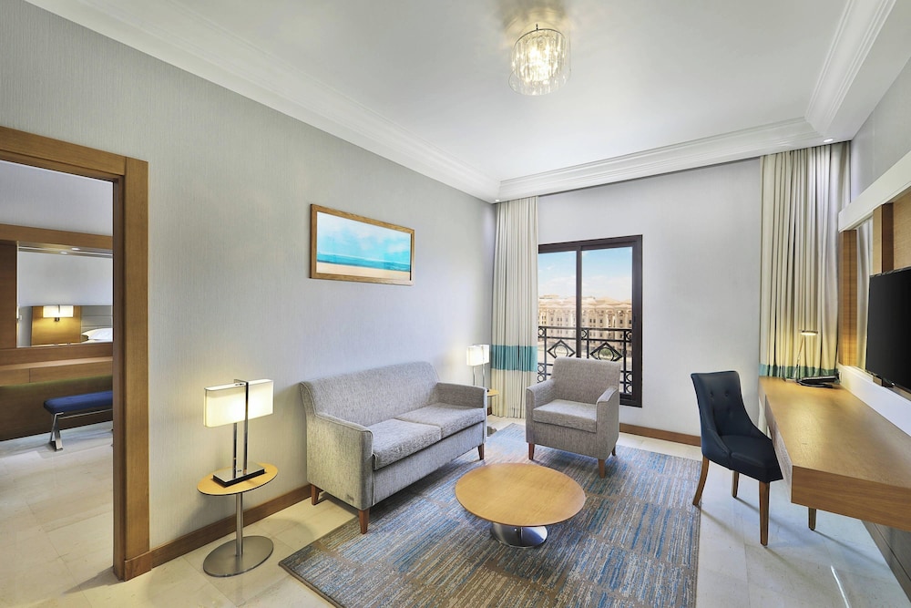 جناح بريميوم بسريرين مزدوجين بغرفتي نوم للمدخنين، فور بوينتس باي شيراتون الفندقية(Four Points By Sheraton Makkah Al Naseem) 7/10