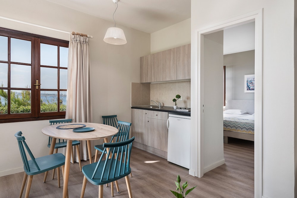 Alianthos Suites 31/50