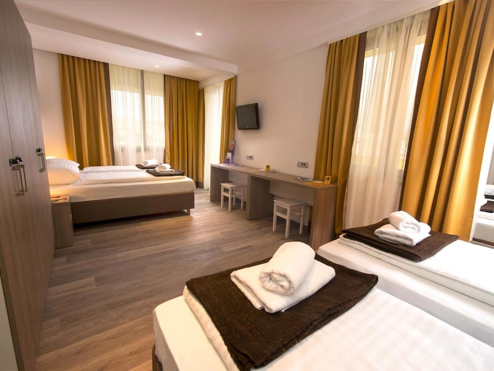 HOSTEL SOL 38/62