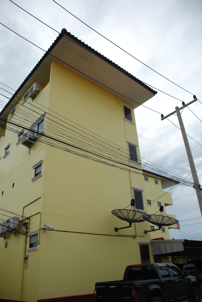 Nuttasit Apartment 3/34