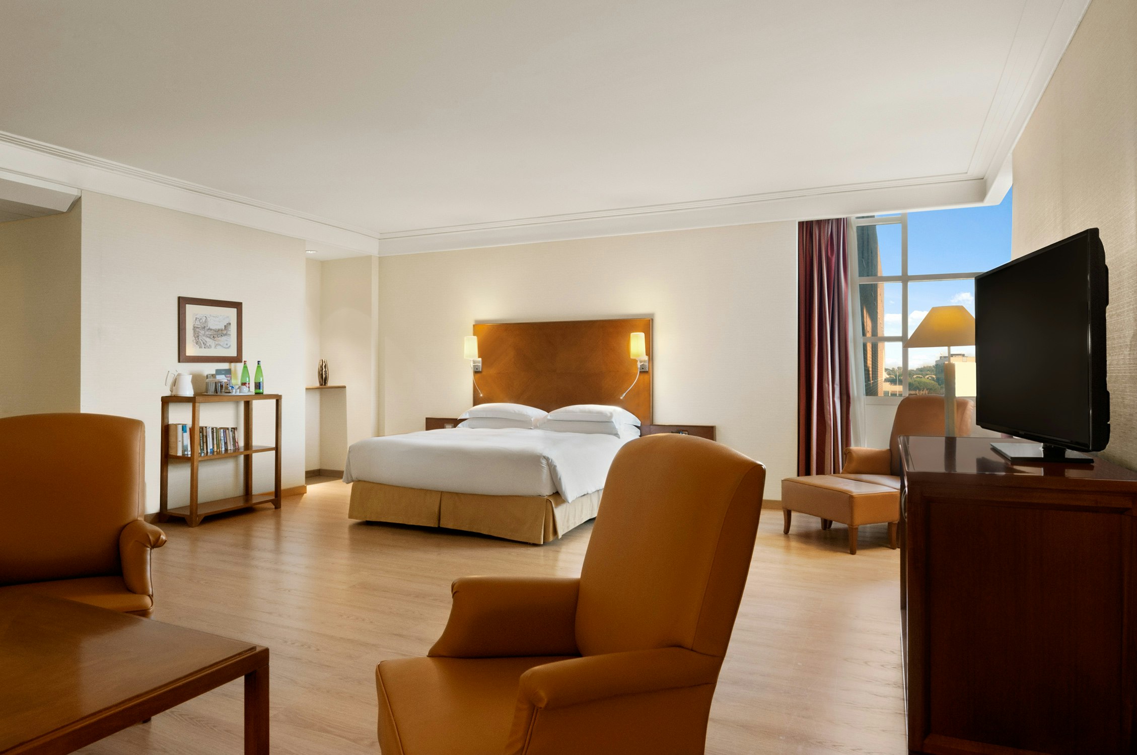 PLUS, EXECUTIVE, KING BED