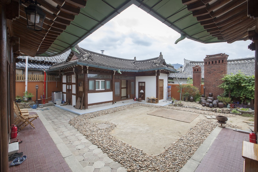 The Hanok 85/100
