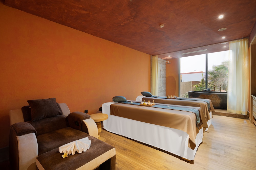 Sala Grand TuyHoa Hotel 13/50