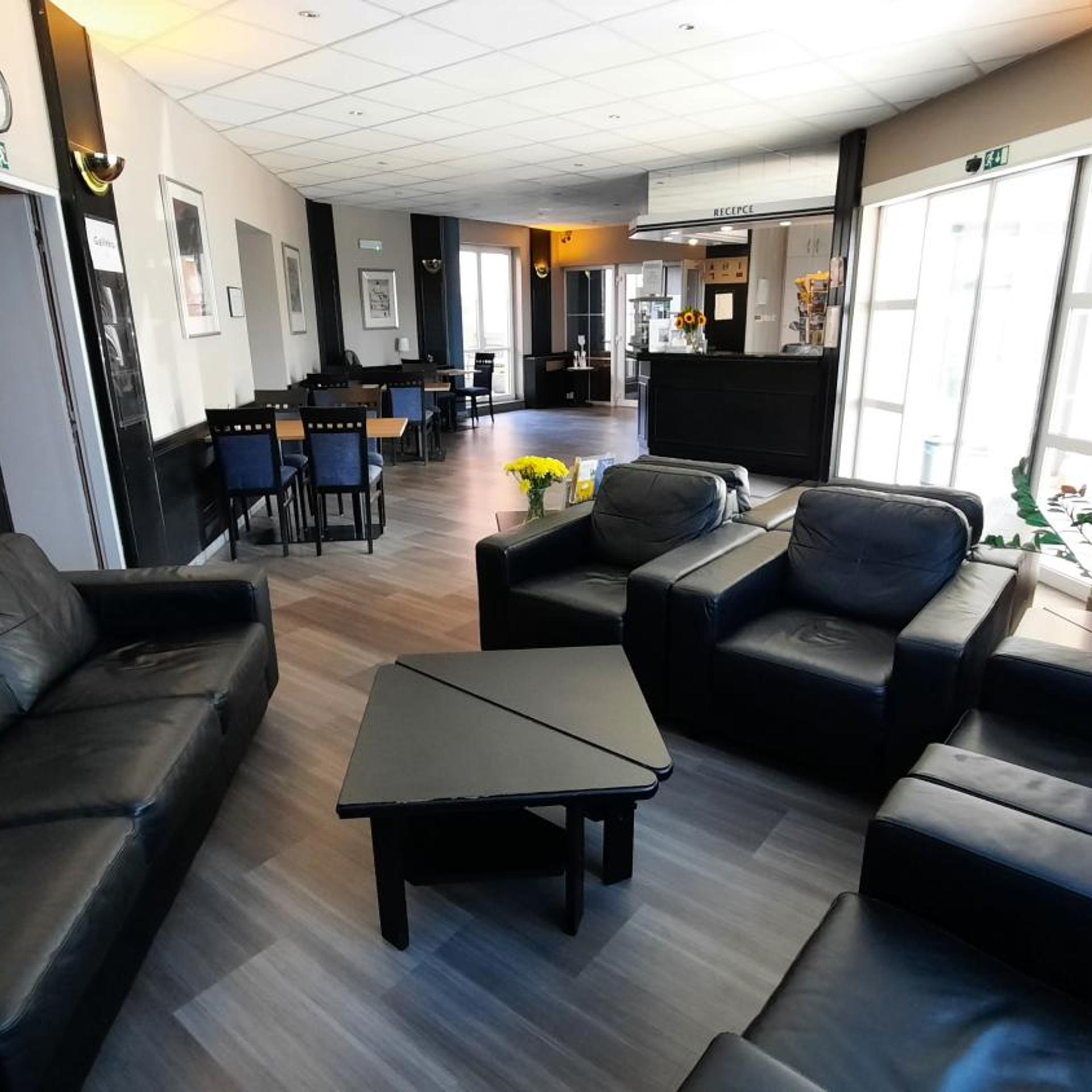 Tulipan Pruhonice Hotel 24/42
