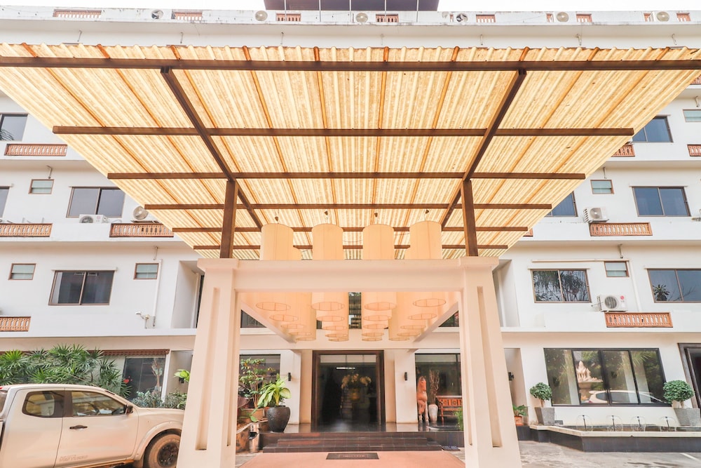 Suan Dok Kaew Hotel 2/38