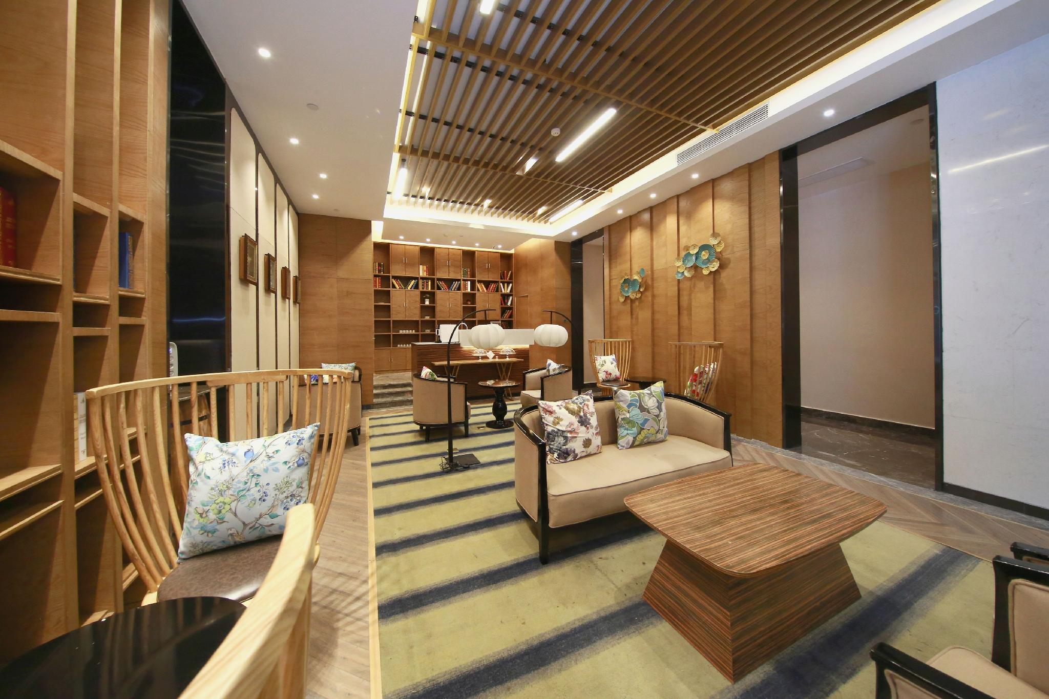 Metropolo Jinjiang Hotels (Haikou Wuzhishan Road, Riyue Duty-free Plaza) 37/52