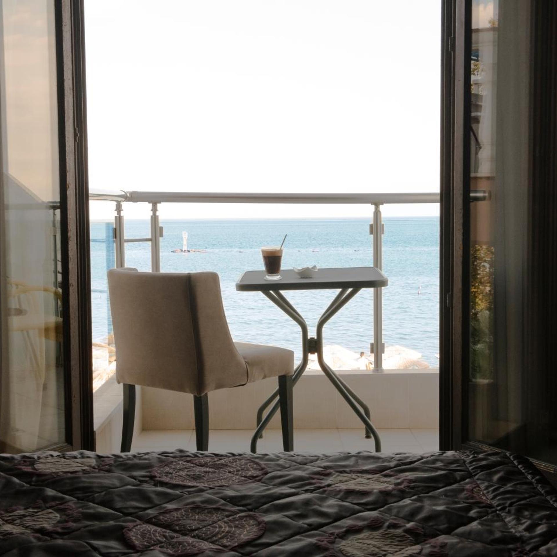 Mistral Seaside Hotel 35/36