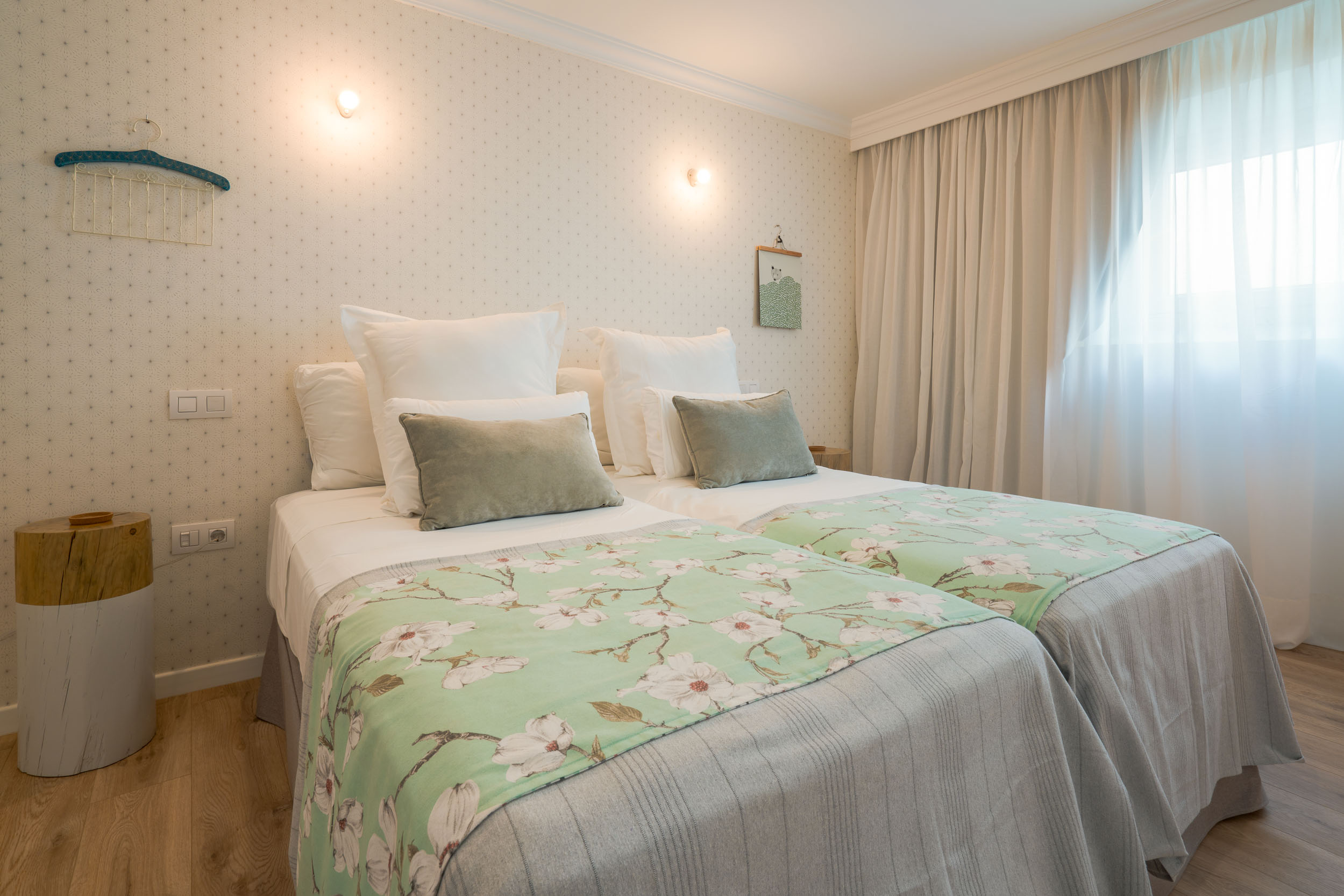 2 Bedrooms, Sea View