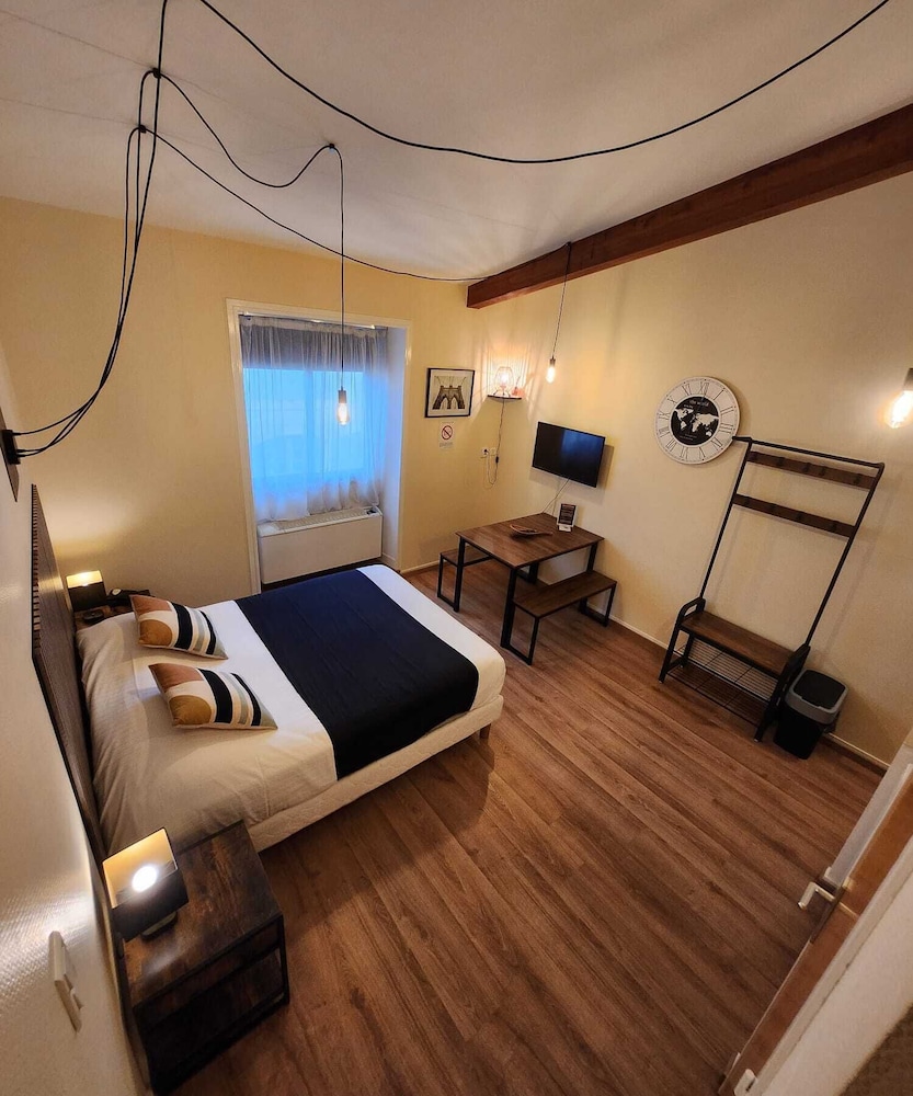 INTER-HOTEL LE VALOIS 23/50