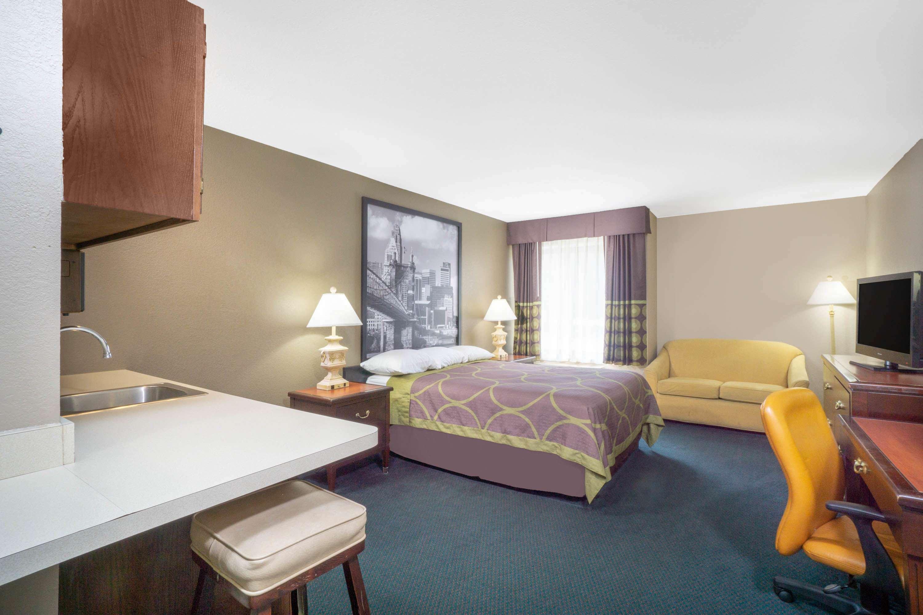 Room, Queen Bed
