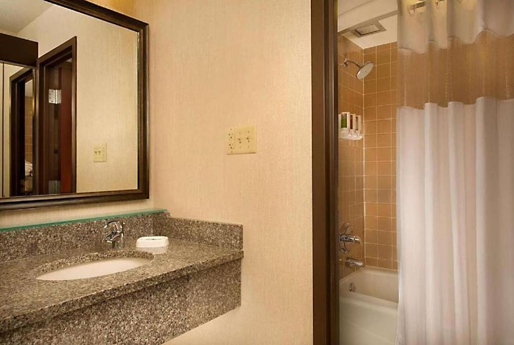 Hotel Lotus Kansas City Stadium 10/62