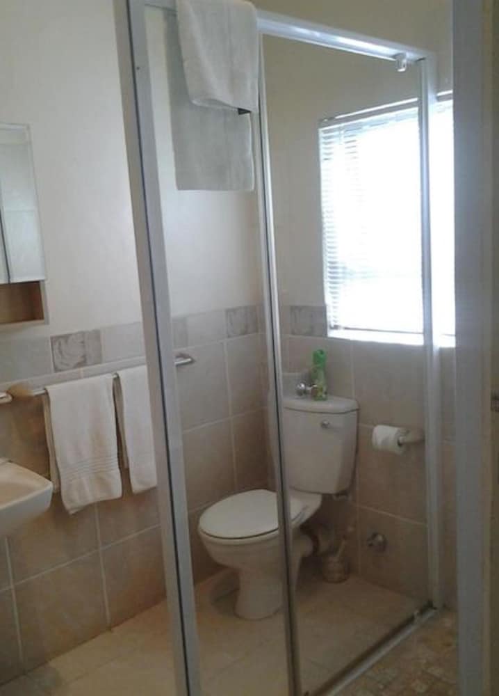 Leeuwenzee Guest House 50/50