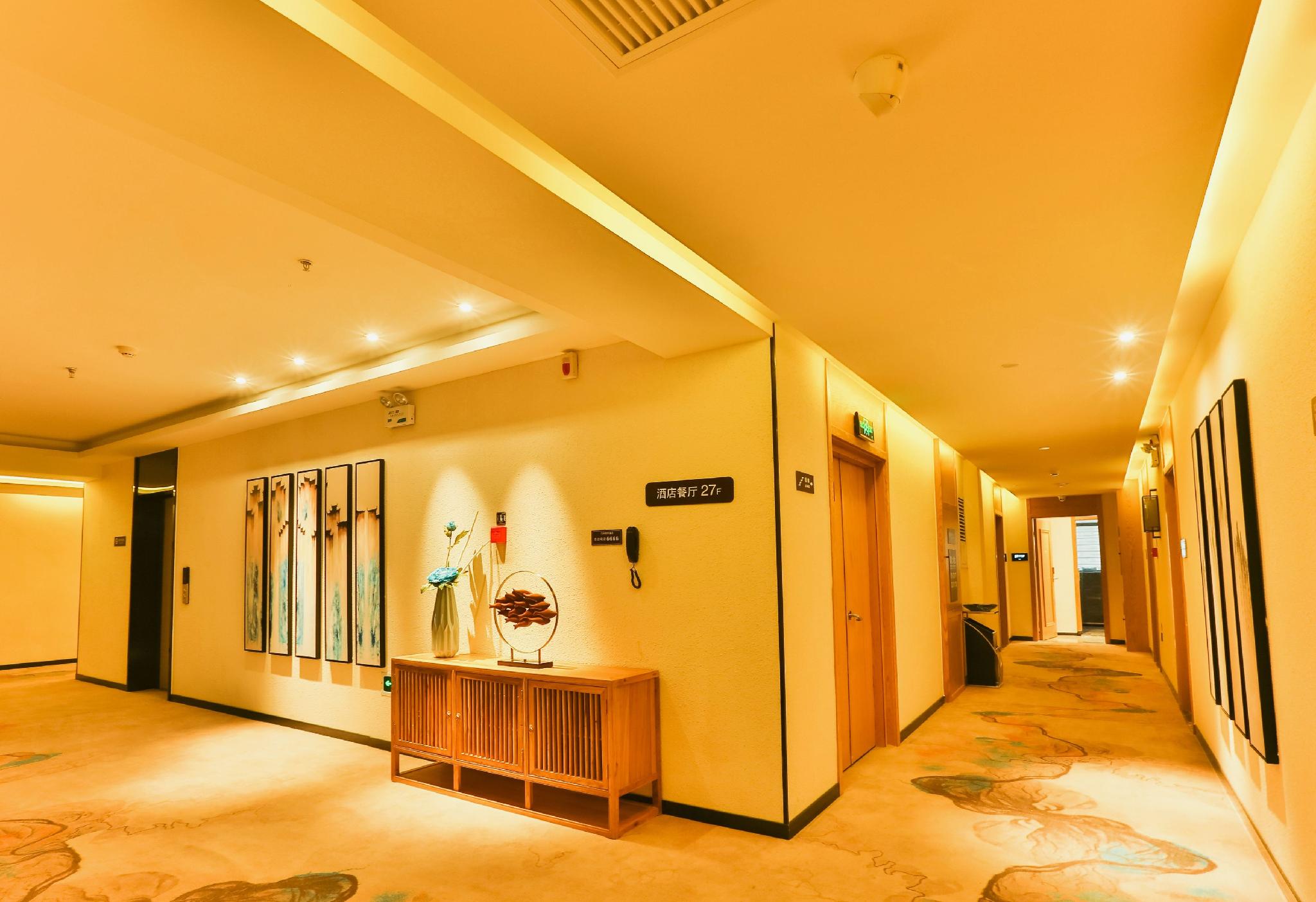 Gujing Junlai Hotel (Luhe Convention & Exhibition Center) 10/30