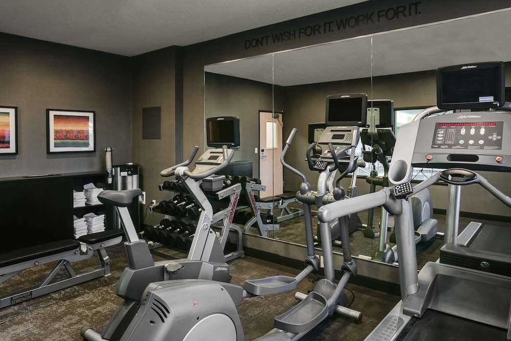 Fairfield by Marriott Inn & Suites Kansas City Airport 16/38