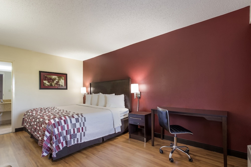 Red Roof Inn Shelbyville 18/32
