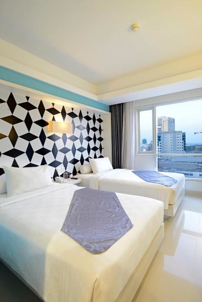 Crown Prince Hotel Surabaya 25/71