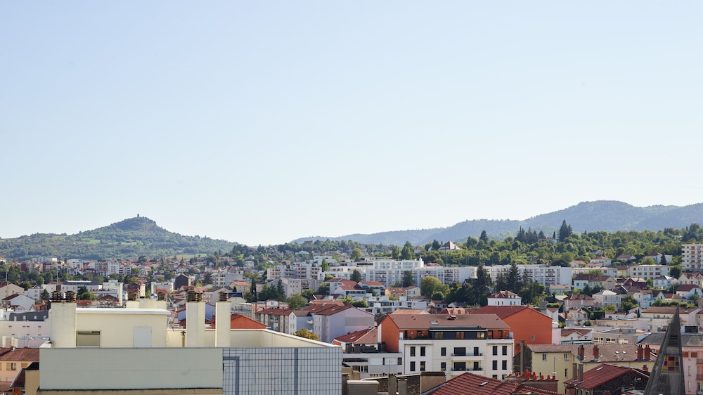KYRIAD PRESTIGE CLERMONT FERRAND 72/76