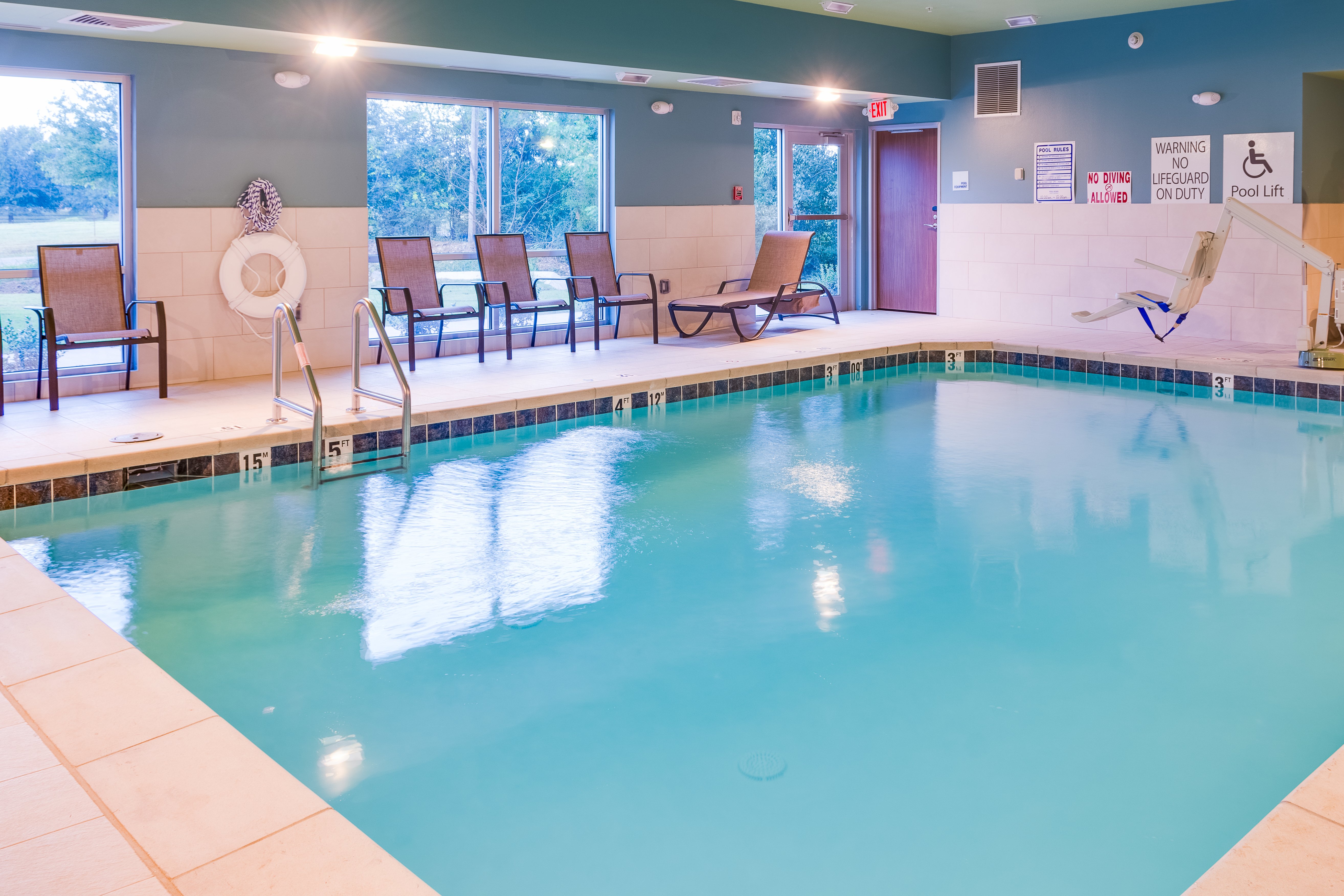 Holiday Inn Express Suites Russellville 27/59