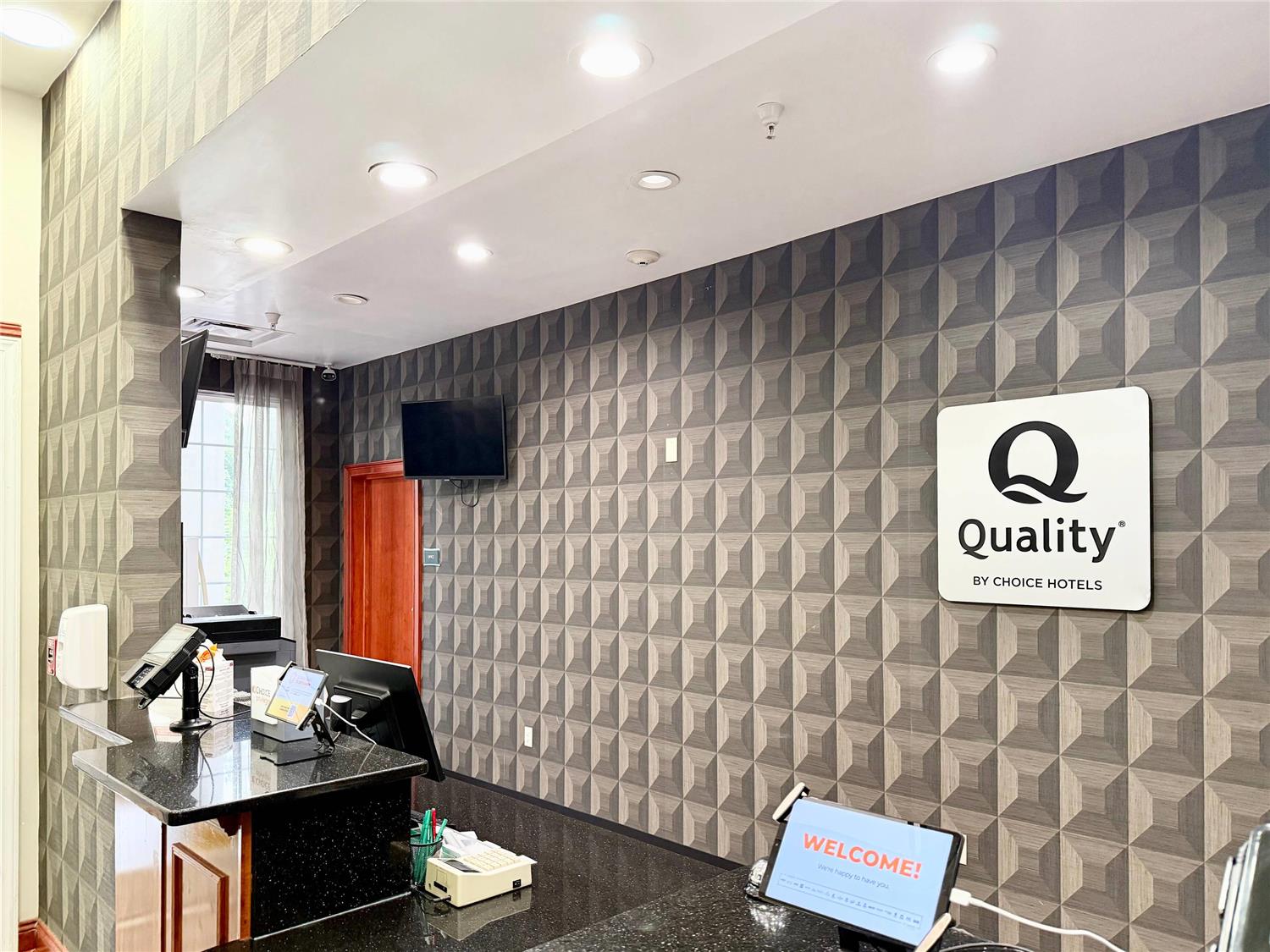 Quality Inn & Suites Greenville I-65 10/34