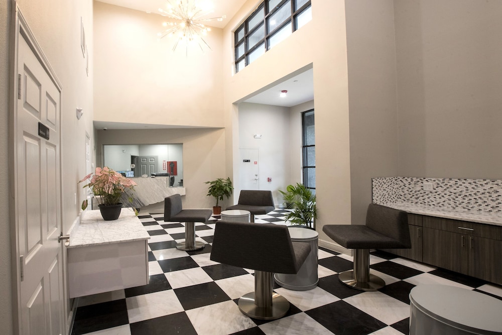 House Hotel 13/25