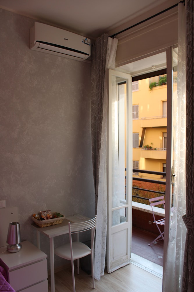 Damiani Sister Guest House 49/50