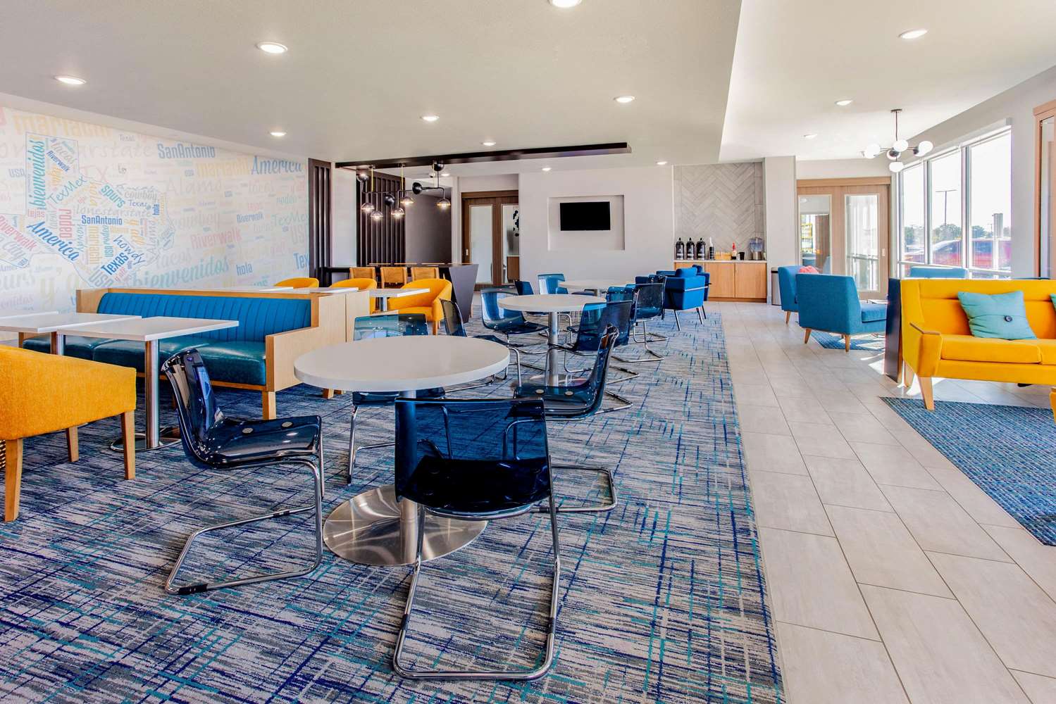 La Quinta Inn & Suites By Wyndham San Antonio Alamo City 37/49