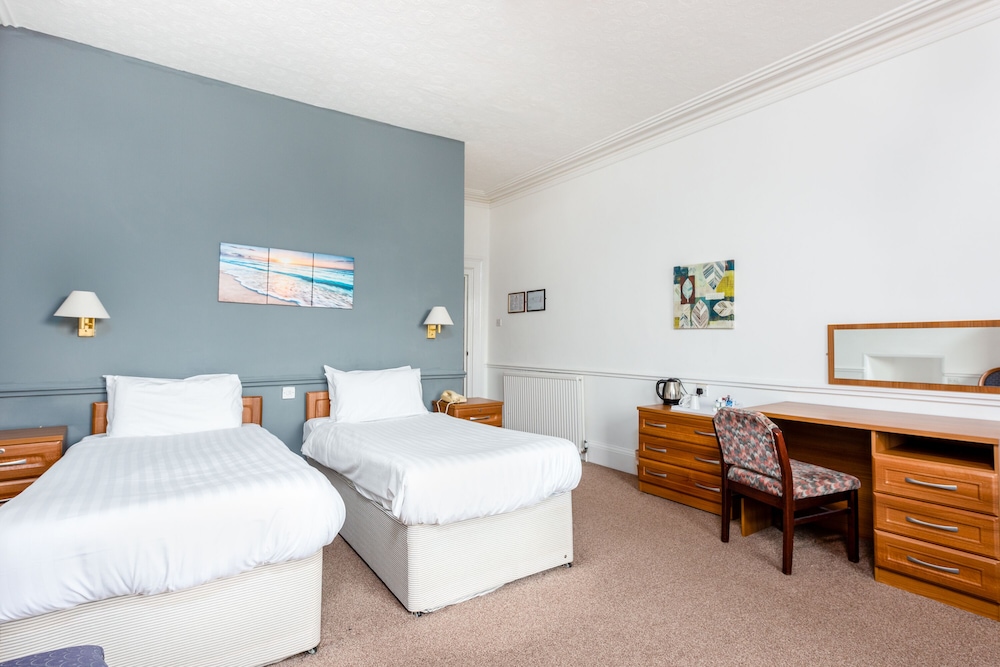 Abbey Lawn Hotel 17/64