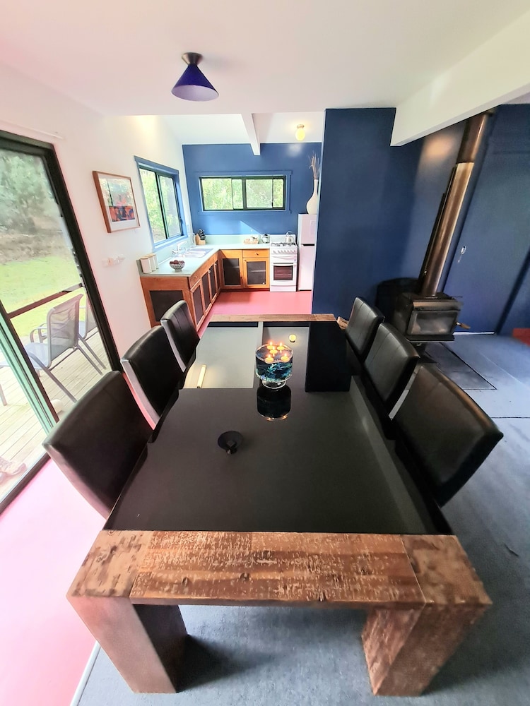 HUON BUSH RETREATS 33/50