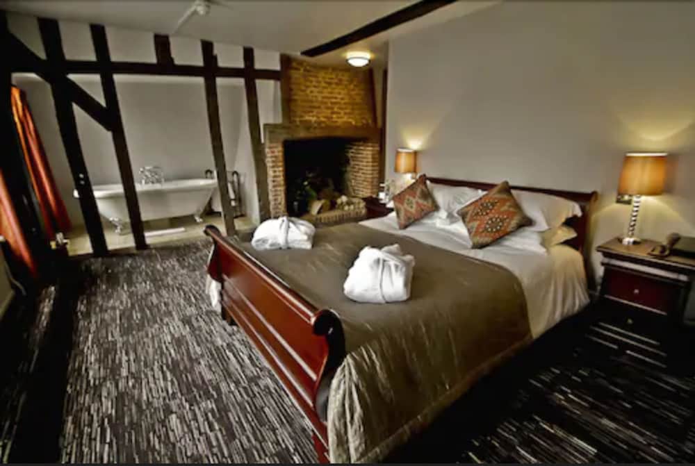 Saracens Head Hotel 5/50