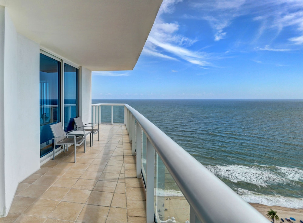 Beach House Fort Lauderdale, a Hilton Resort 5/77