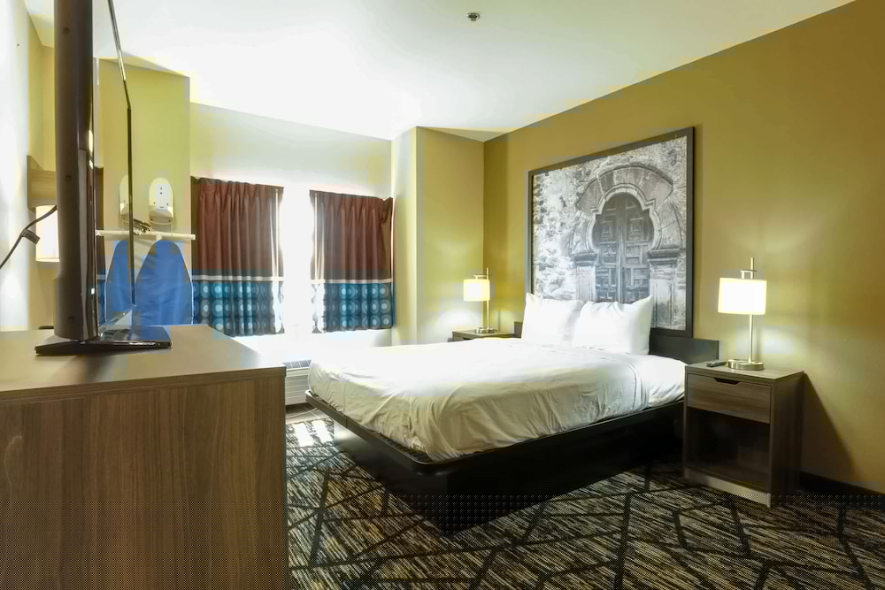 Super 8 by Wyndham San Antonio Airport North 13/45