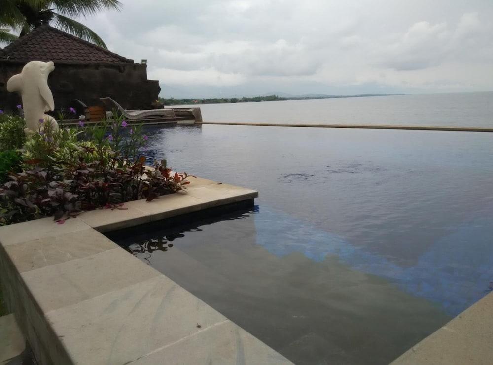 Hotel Wahyu Dana 35/46