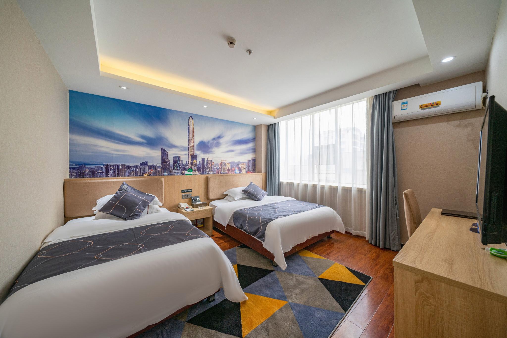 Chonpines Hotel (Shenzhen Gongming Honghuashan Metro Station) 14/31