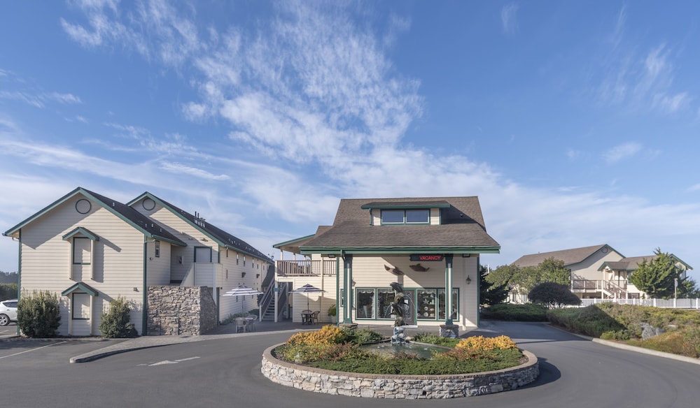 Emerald Dolphin Inn 3/62