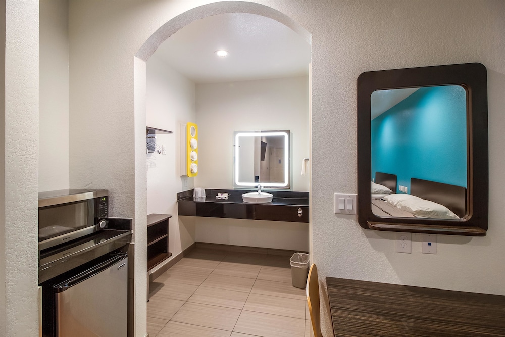 Motel6 Houston, TX - North 14/55