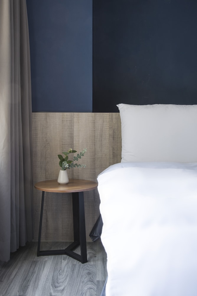 Sparrow Hotel 27/37